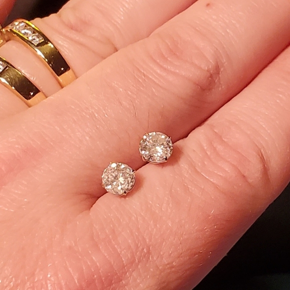 SOLD! Genuine Diamonds Earrings Set in 14kt WG - Picture 8 of 9